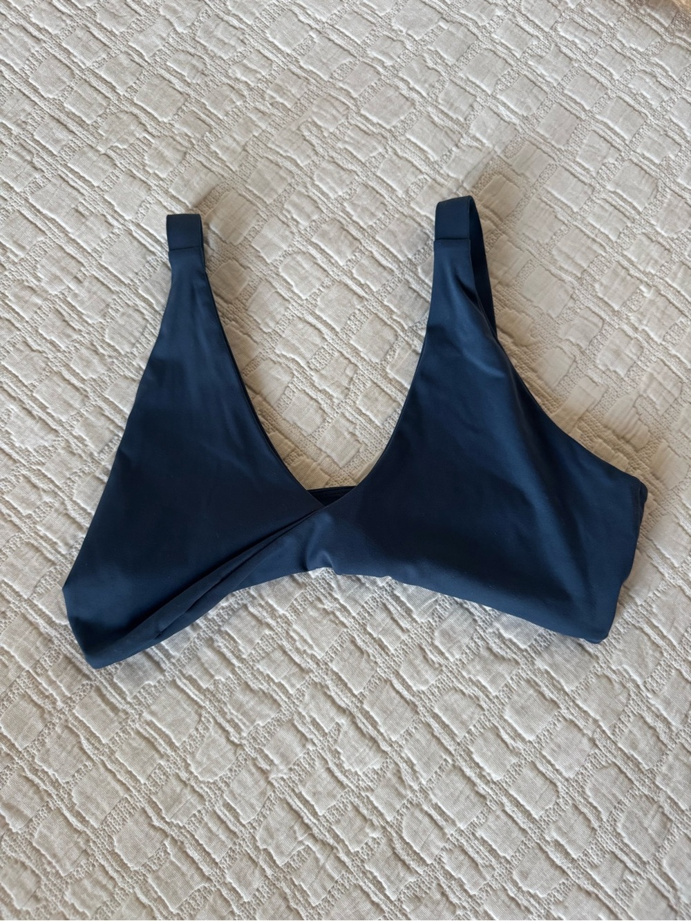 Liaison the Label Cross Sports Bra Navy